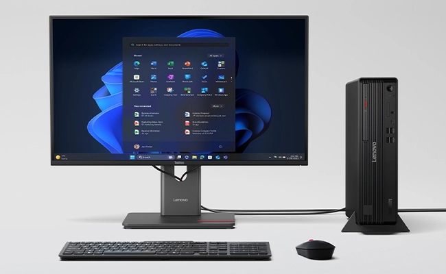 ThinkCentre M70s Small Gen 6(Intel)をモニターにつないで使っているところ