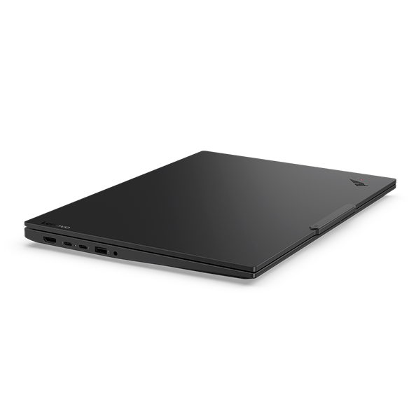 ThinkPad E16 Gen 4 IWL(16型 Intel)の薄さがわかる側面