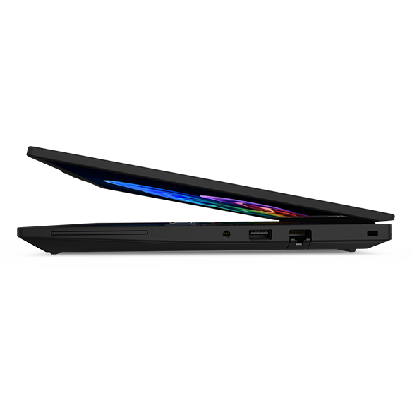 ThinkPad T14 Gen 7 AGPを持ち歩いて使っている様子