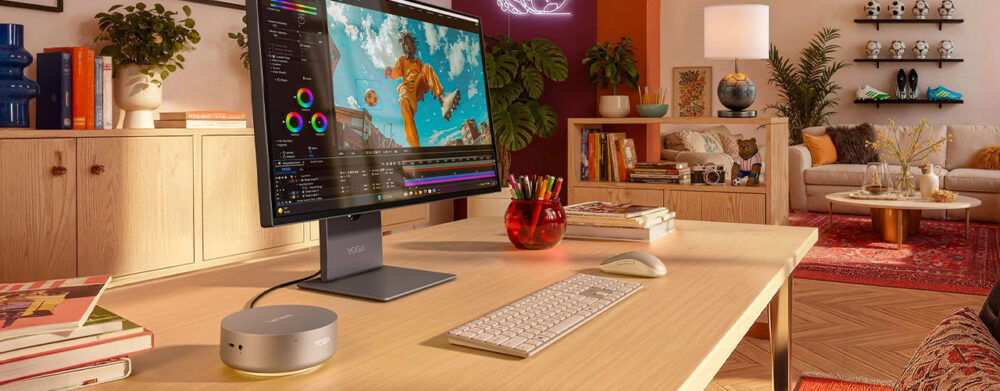 Yoga Mini 01IPH11(Intel)をデスクで使っている様子